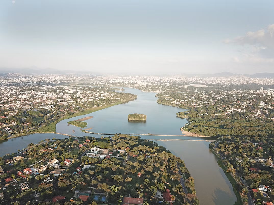 Fotografia aérea da Lagoa da Pampulha em Belo Horizonte